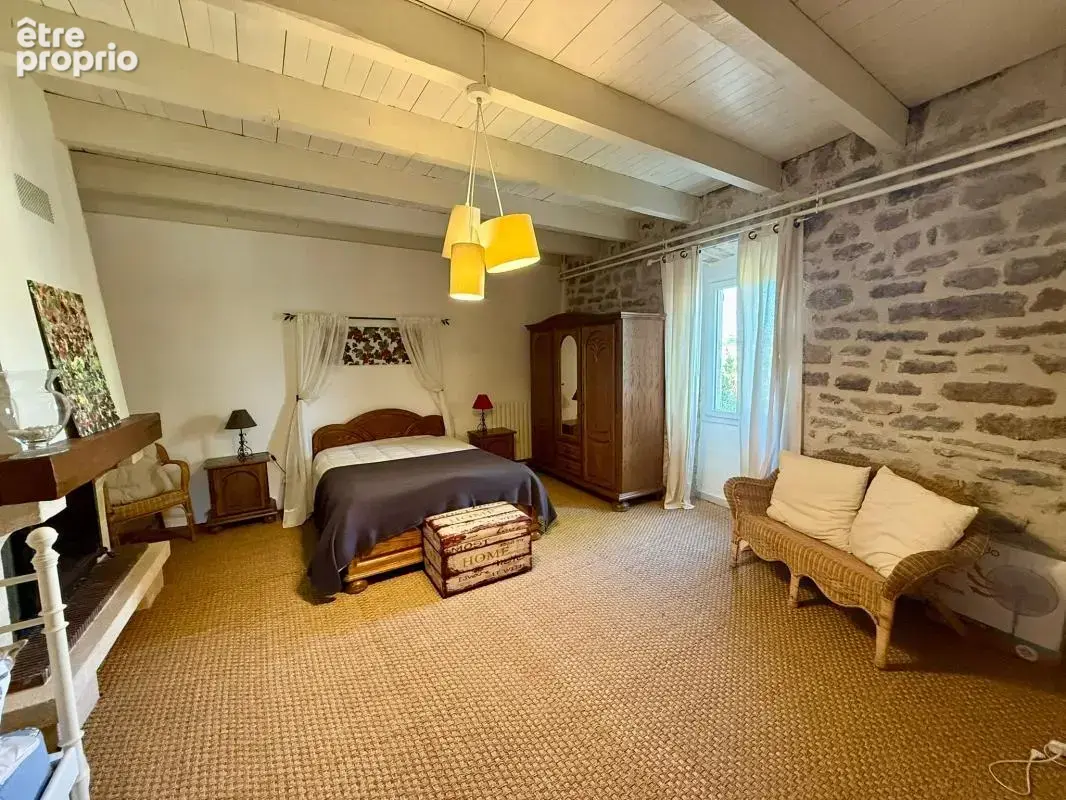 Mas ancien de caractére avec dépendance et terrain attenant - photo 17