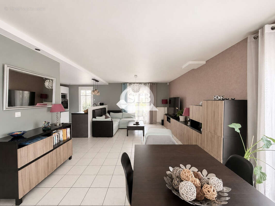 Maison à LA VILLE-DU-BOIS