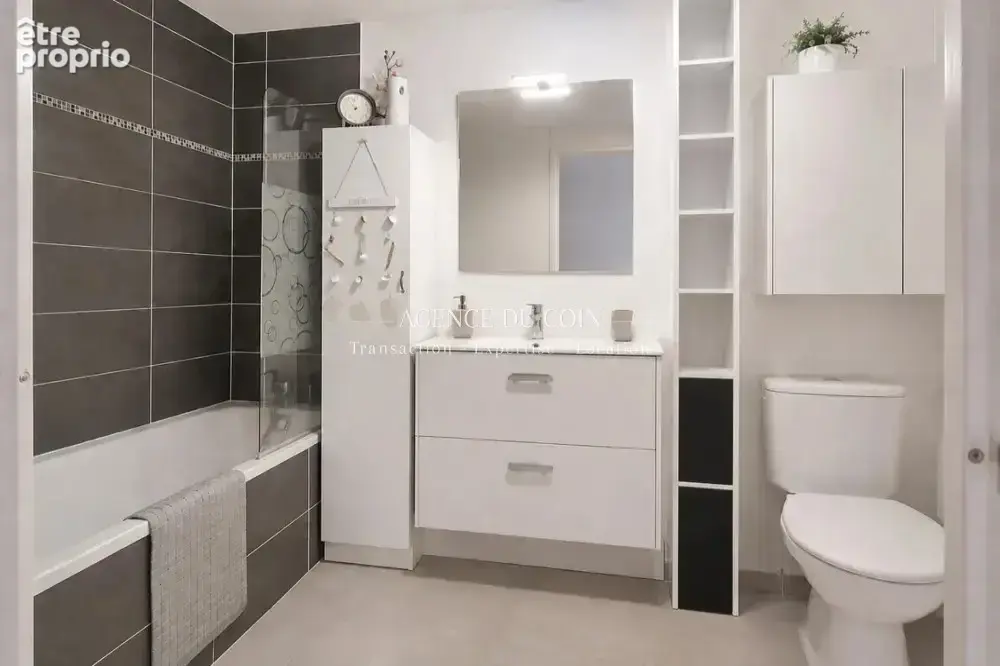 À VENDRE - F2 avec jardin privatif, terrasse et garage sécur - photo 5
