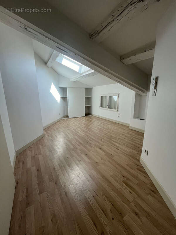 Appartement à MARSEILLE-2E