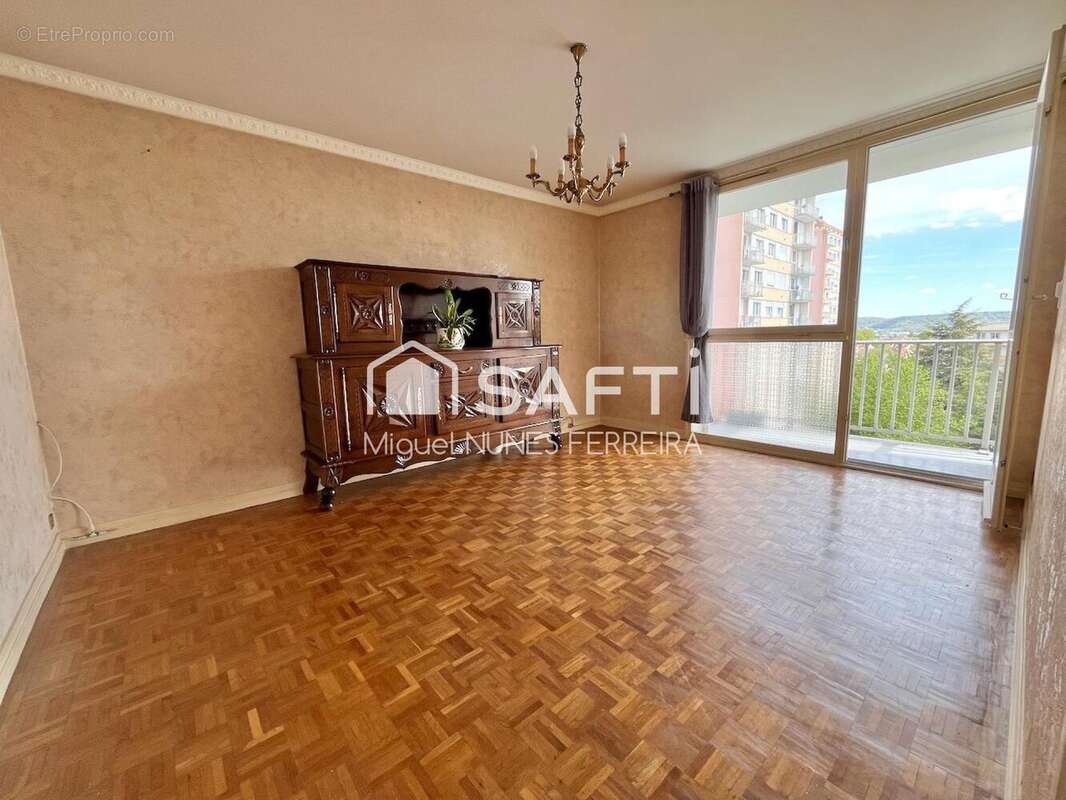 Photo 2 - Appartement à SAINT-ETIENNE-DU-ROUVRAY