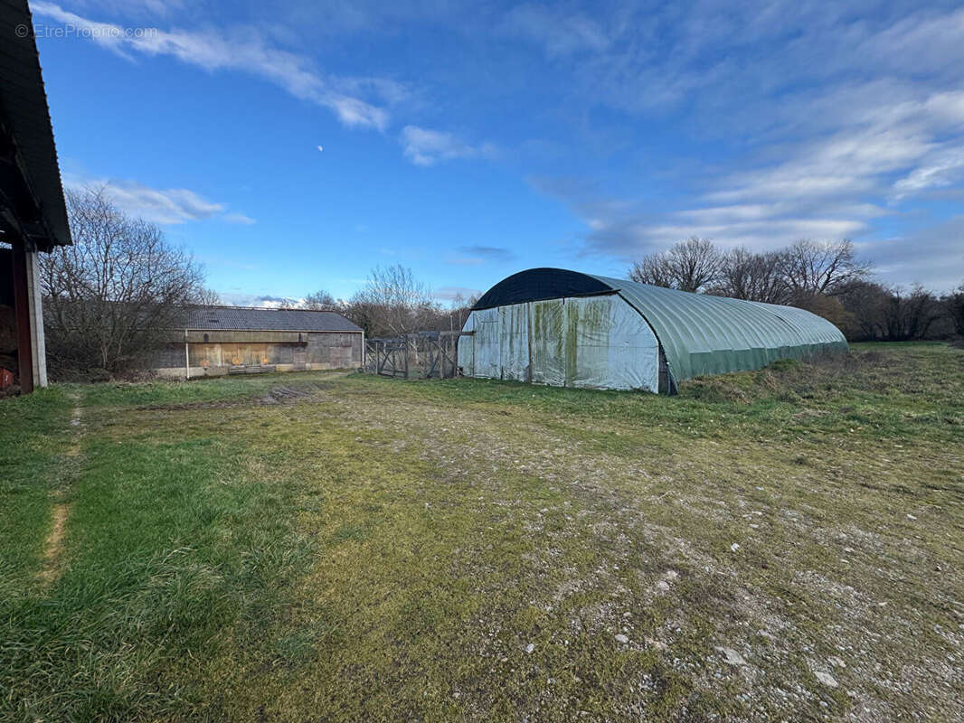 Terrain à AZERABLES