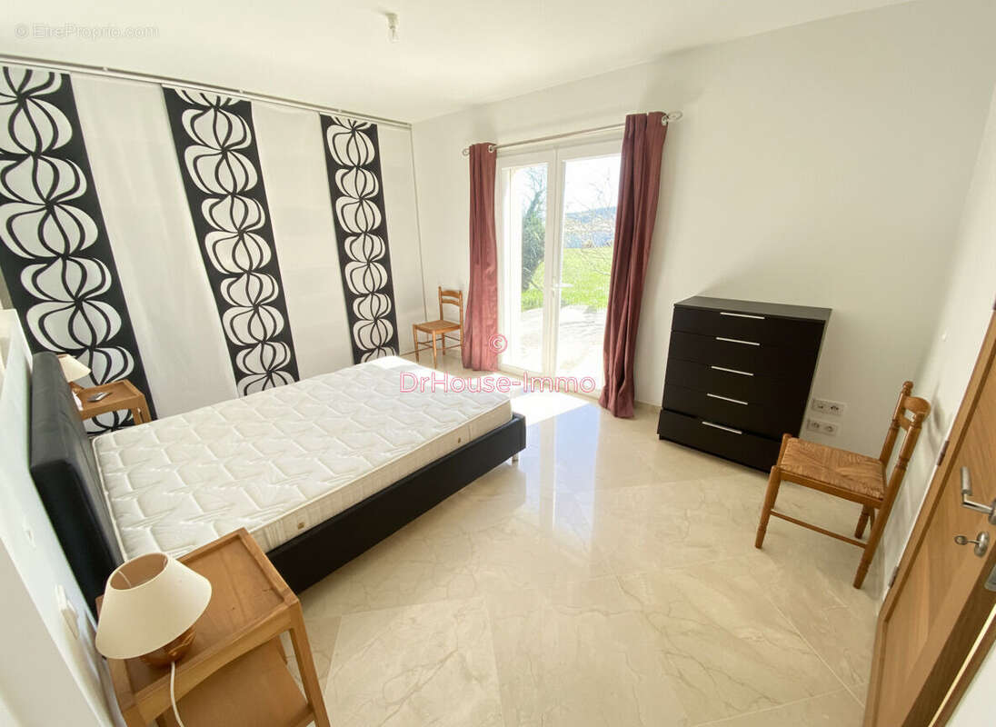 Maison à VILLENEUVE-DE-BERG