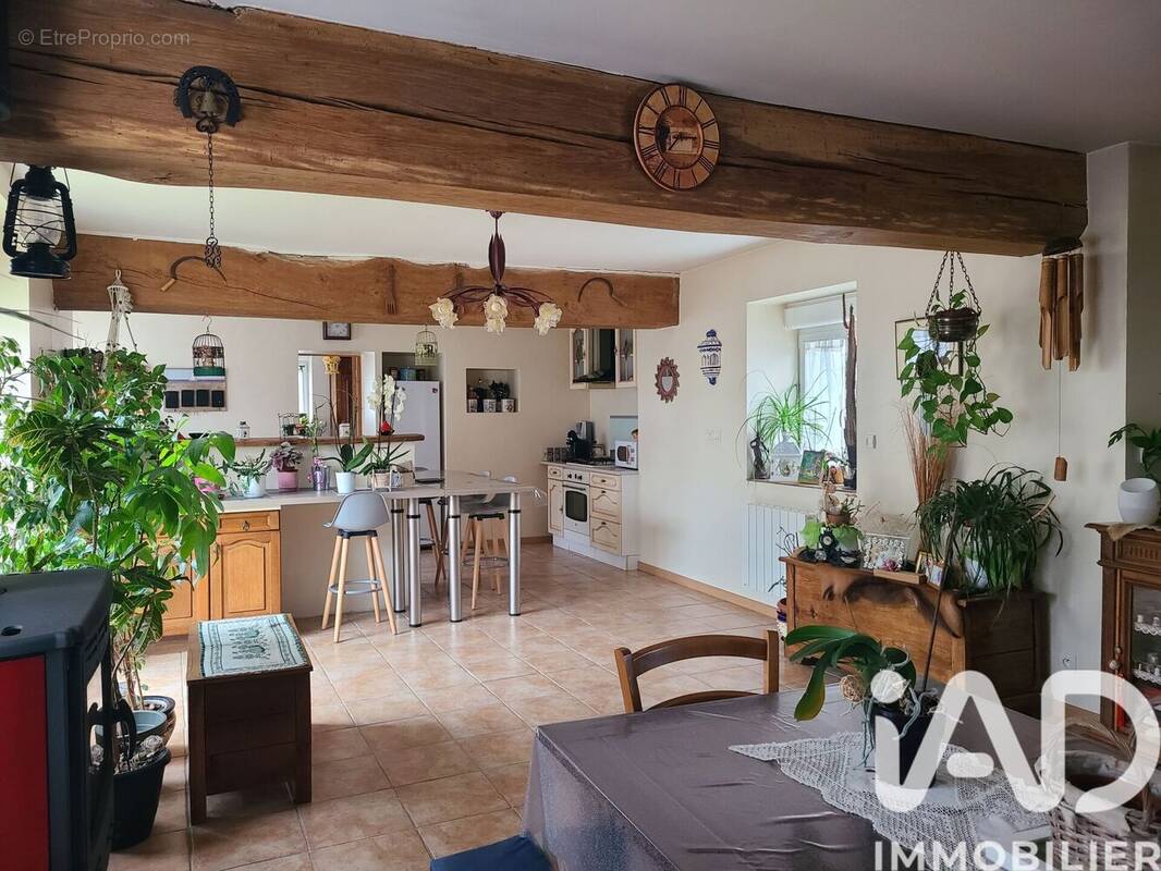 Photo 1 - Maison à VERNOIL