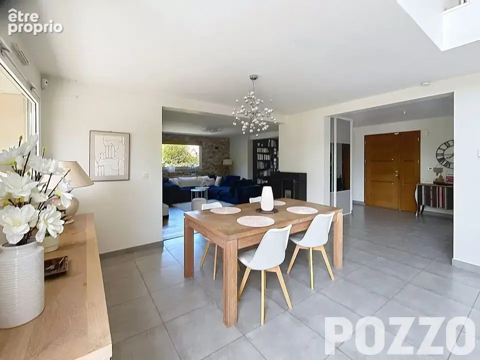 Maison contemporaine 198 m² -5 chambres -Vue Golf -Terrain 1400 m²-Saint-Lô - photo 4