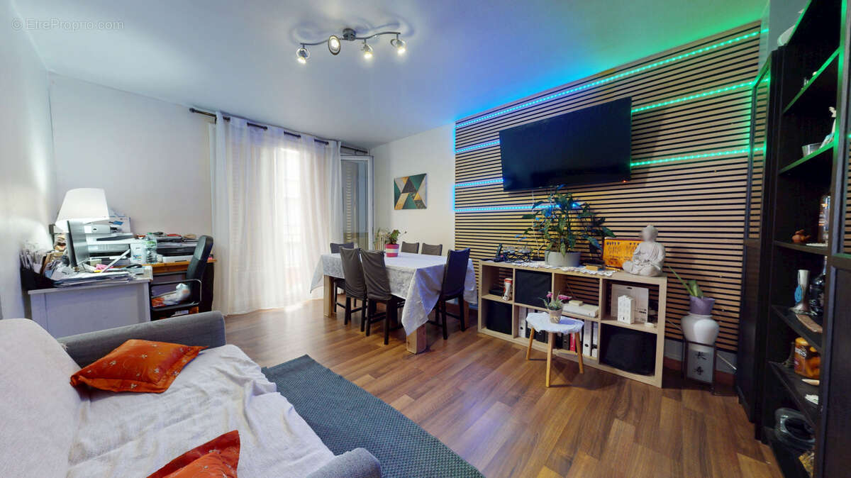 Appartement à HOUILLES