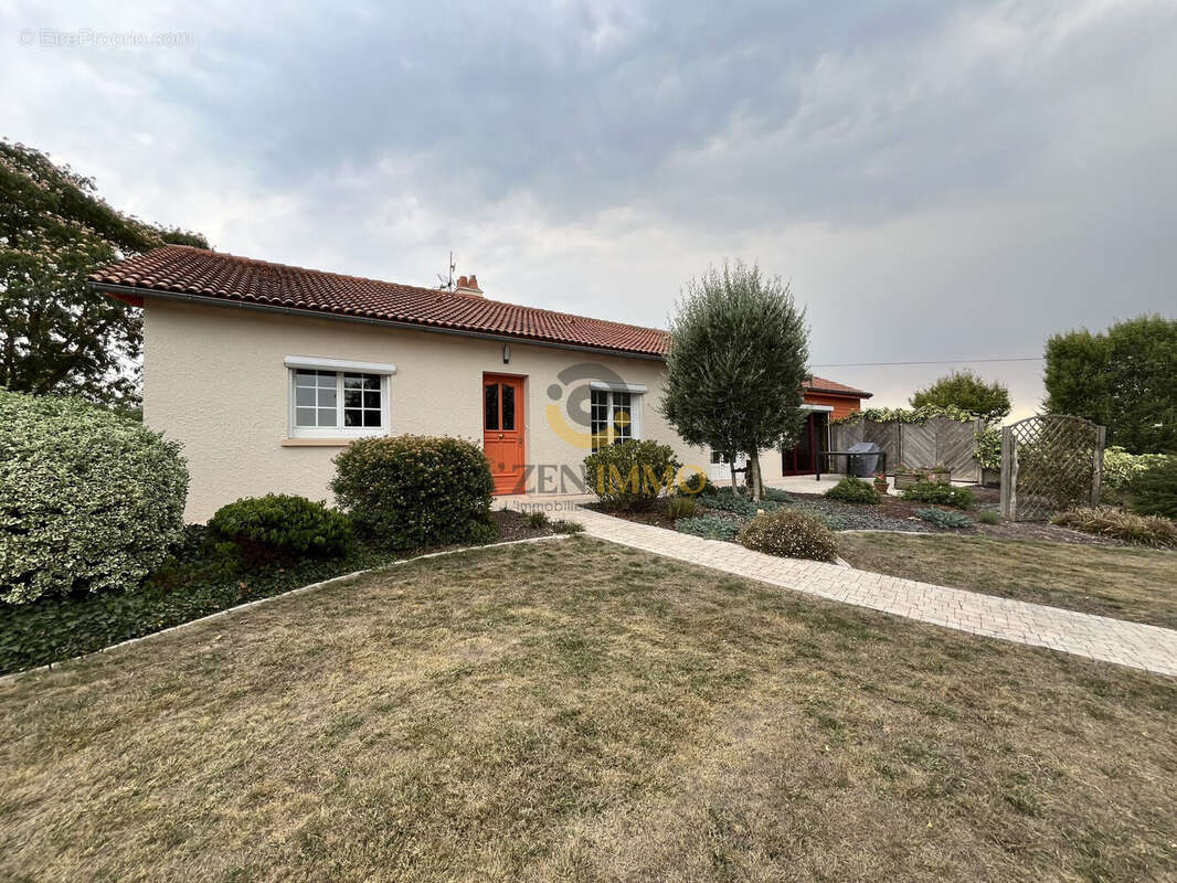 Maison à ARGENTON-CHATEAU