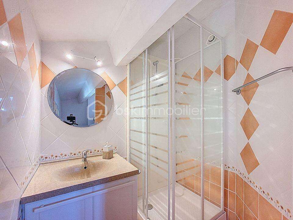 Maison à SOLLIES-VILLE