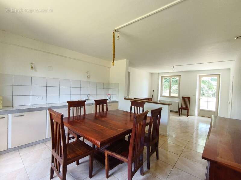 Maison à vendre 9 pièces 282 m² salon, séjour, 4 chambres, jardin, garage. 20min Montluçon (03) 3h30 Paris - photo 5