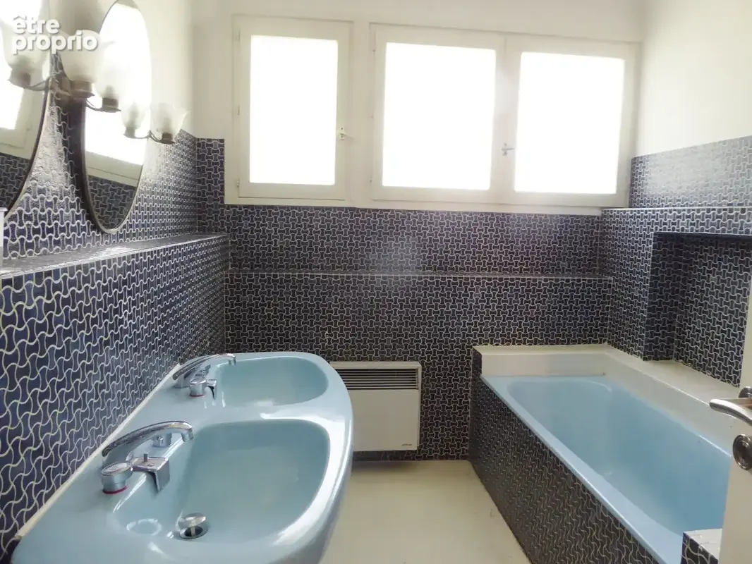 Maison contemporaine 200 m² avec T3 indépendant, piscine, terrain 1300 m²  proche lac  sans vis-à-vis  fort potentiel - photo 13