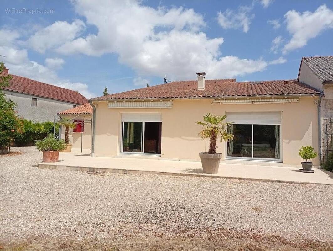 Photo 1 - Maison à SAINT-GERMAIN