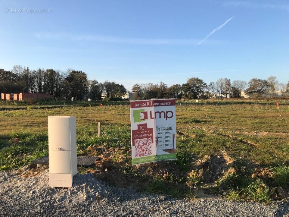 Terrain à L'AIGUILLON-SUR-VIE
