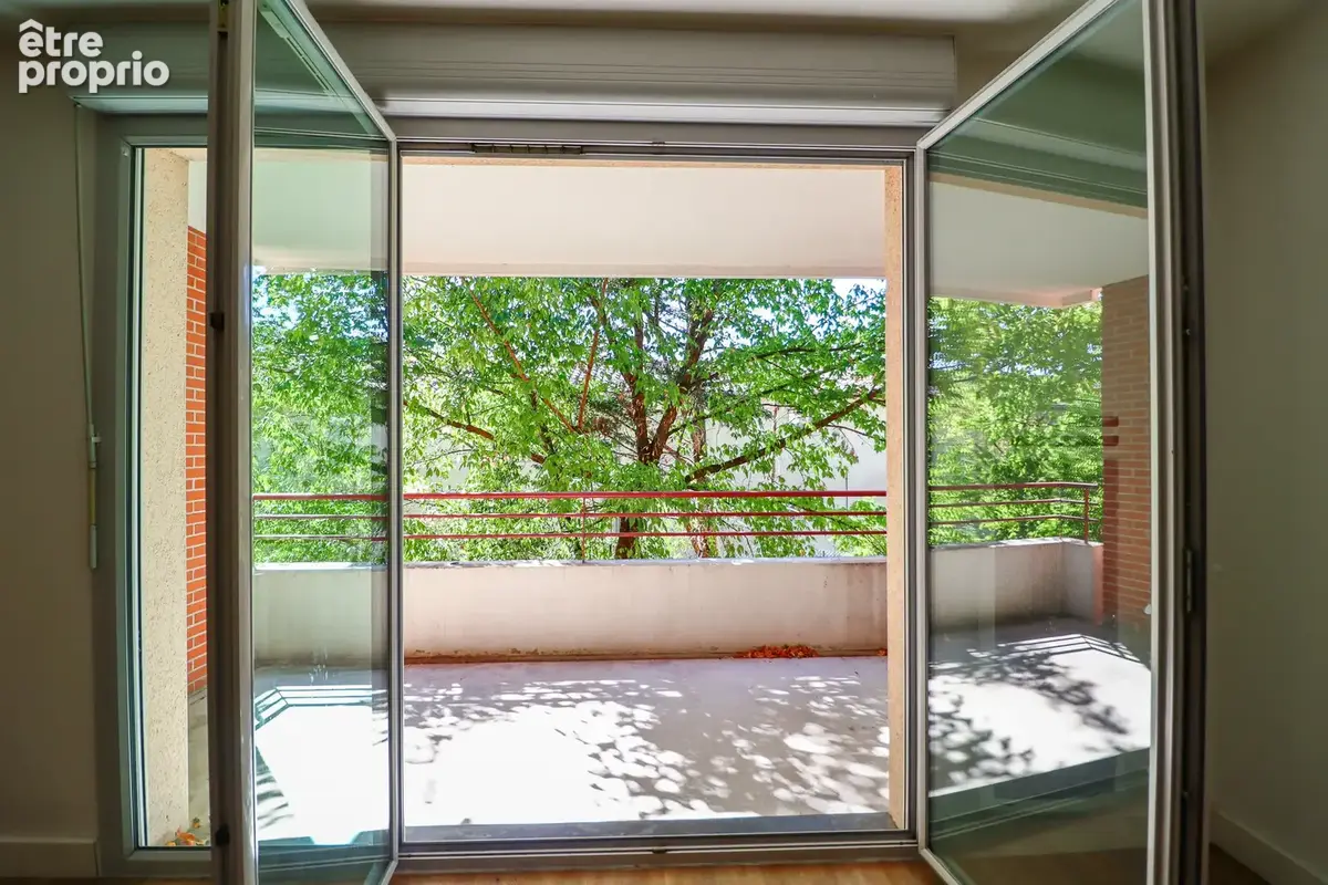 APPARTEMENT T4 - 3 Chambres - 2 balcons - 2 parkings - Aucun travaux - Piscine - Au calme - photo 7
