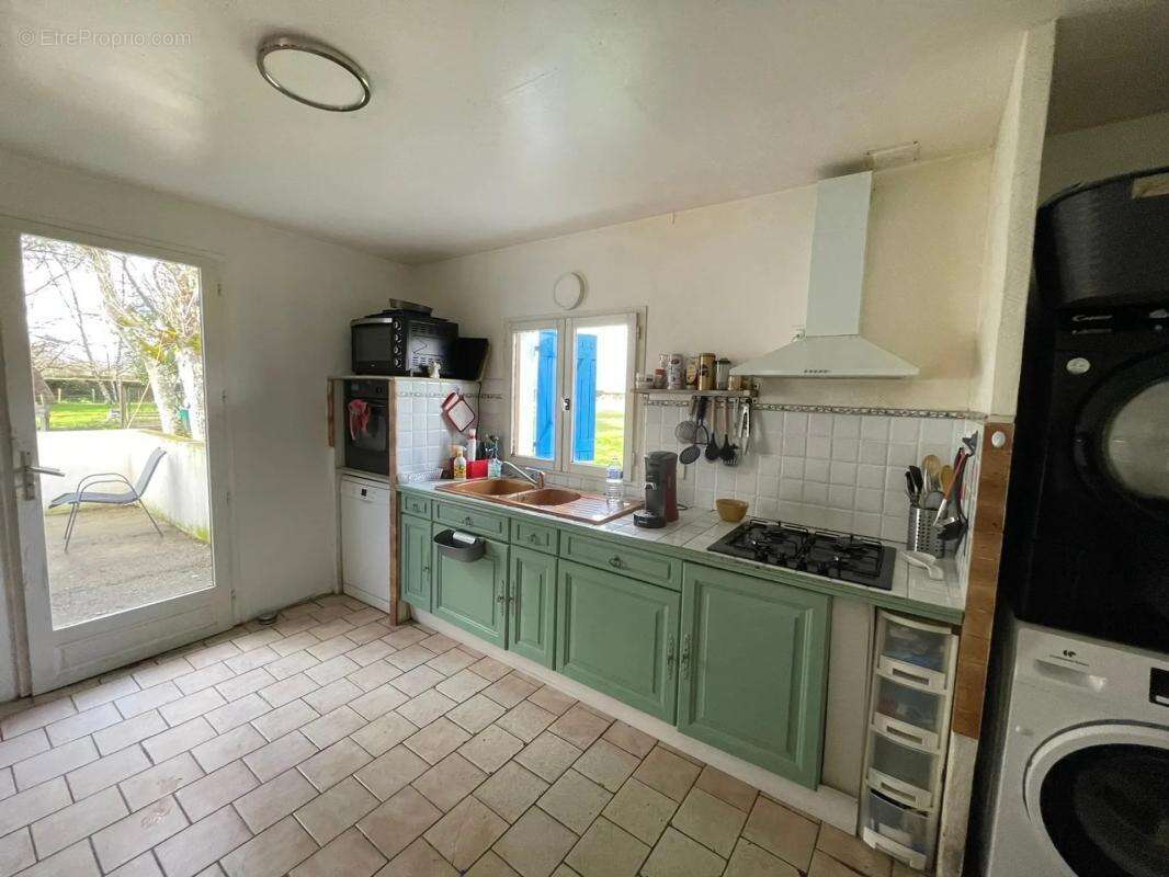 Beaupouyet - maison 7 pièces - 3 chambres - 158 m² - grand terrain - photo 3