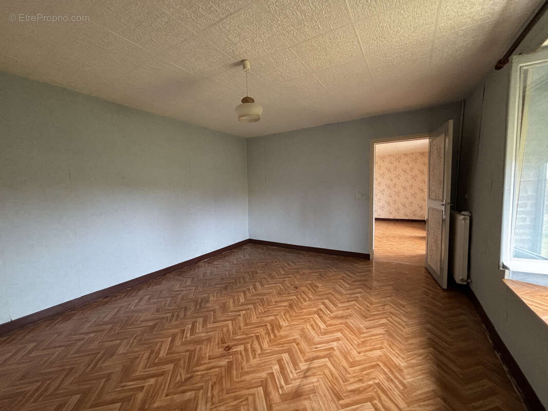 Maison à SAINTE-COLOMBE-SUR-SEINE