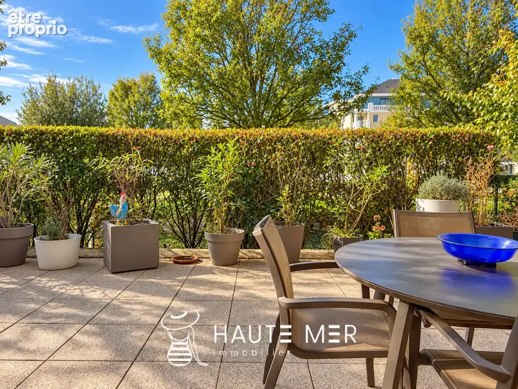 CAMÉLIA - Un appartement T3 avec double garage au cœur de la ville - photo 1