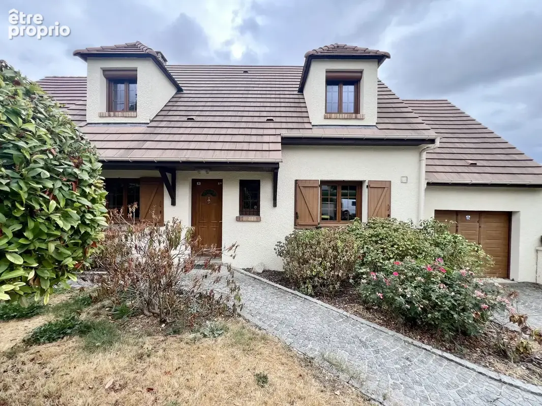 Maison 140 m² à Conde-Sainte-Libiaire  - photo 3