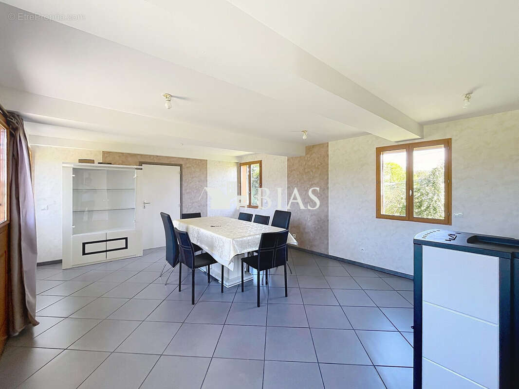 Maison 84 m² à Harcourt  - photo 5