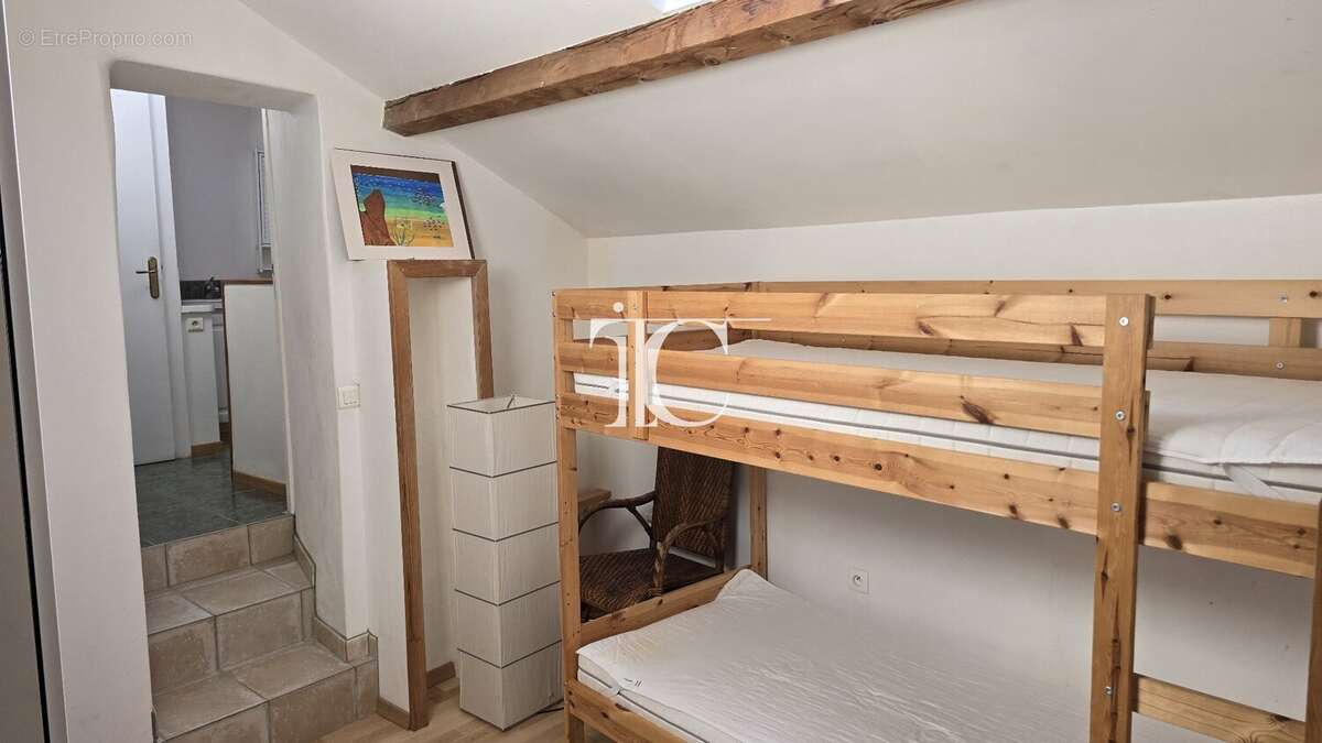 Authenticité, élégance et confort au cur du Sud Ardèche : une maison en pierre rare avec piscine où tout se fait à pied. - photo 23