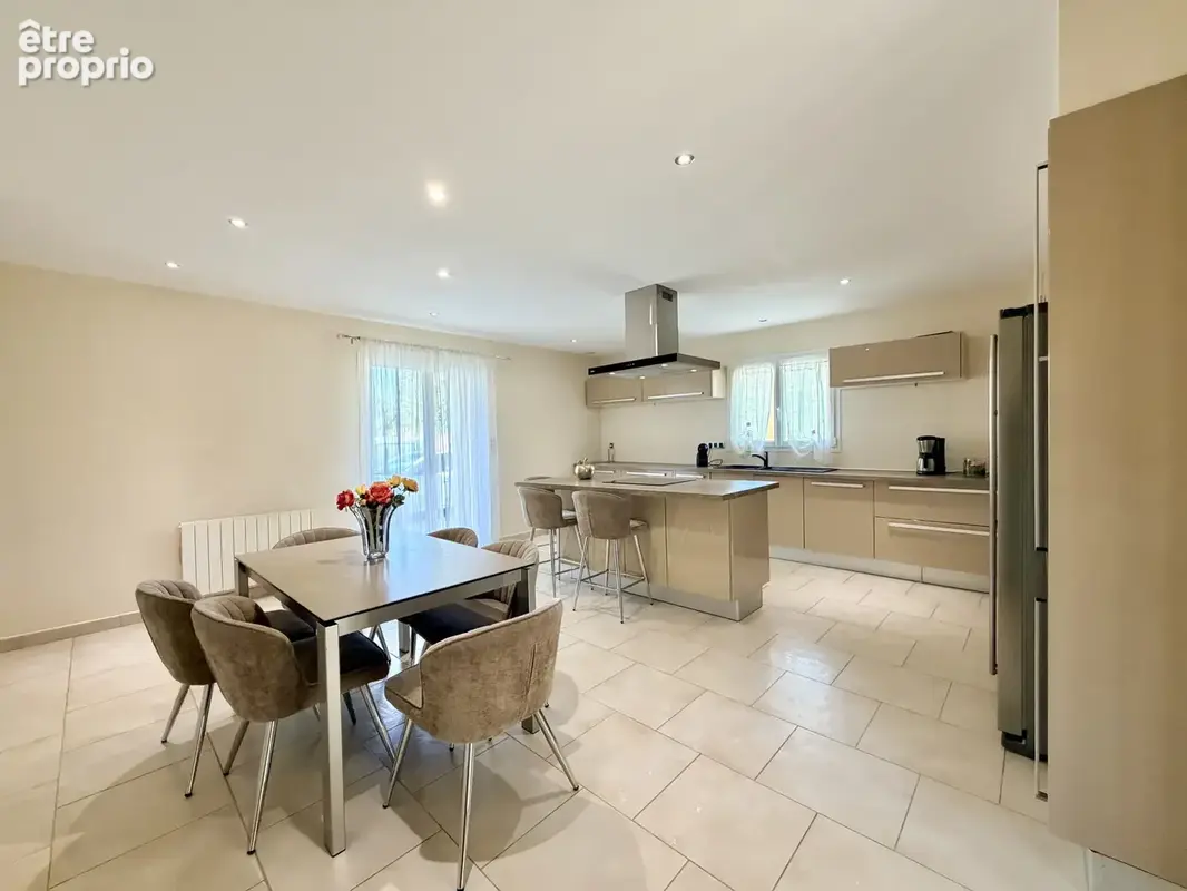 Maison 165 m2 Parcieux avec un terrain de 1434 m2 et piscine chauffée. - photo 4