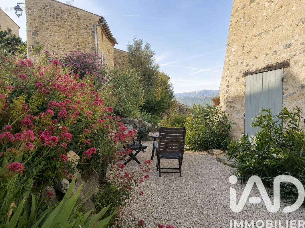 Photo 2 - Maison à LE POET-SIGILLAT