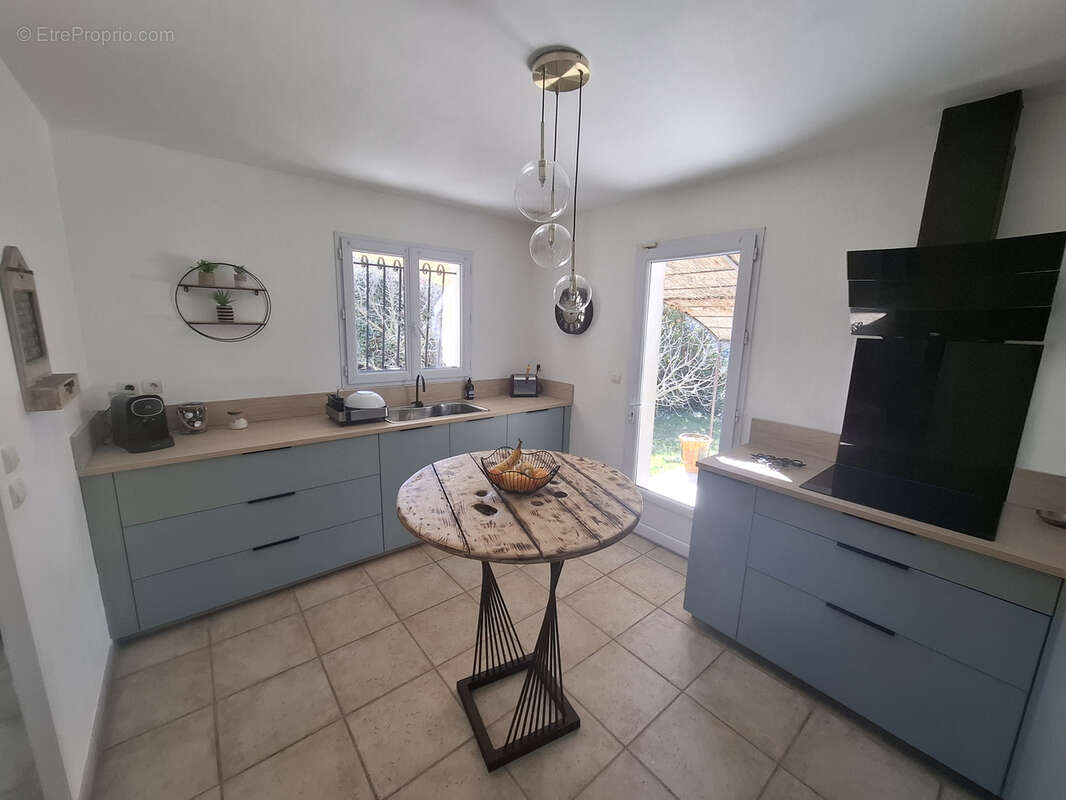 Maison à FONTVIEILLE