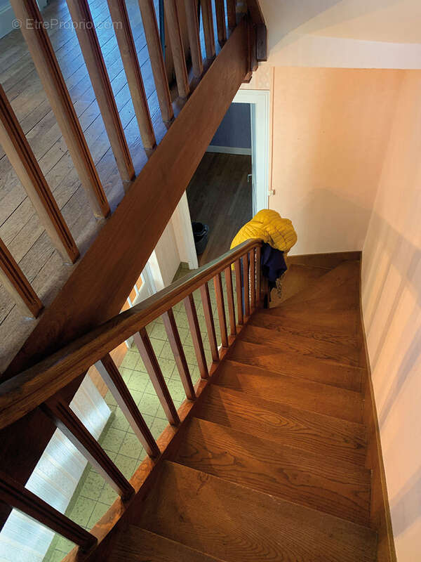 Maison de ville f5 de 123 m2 a renover proche centre-ville - photo 14