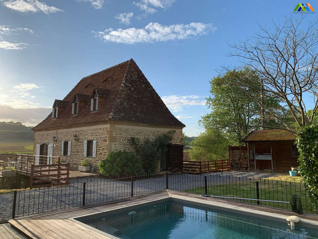 Maison 118 m² à Garlin  - photo 2