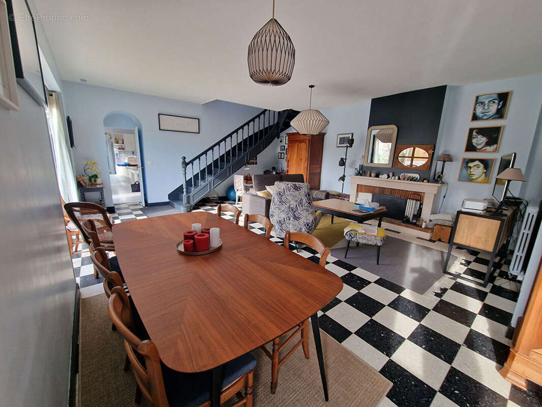 Maison à POULIGNY-SAINT-PIERRE