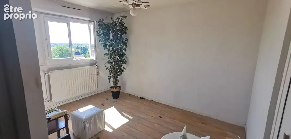 Vue exceptionnelle   76 m2   10e étage avec ascenseur   parking + cave   110 000 € - photo 5