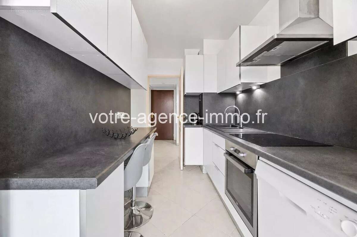Appartement à VILLENEUVE-LOUBET