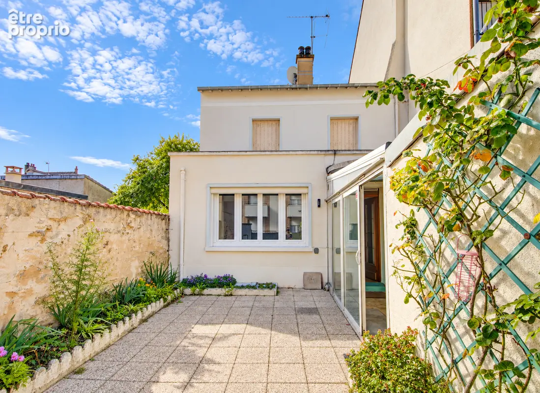 Mantes-la-jolie ? maison de 93 m² avec jardin, cave et garage - photo 1