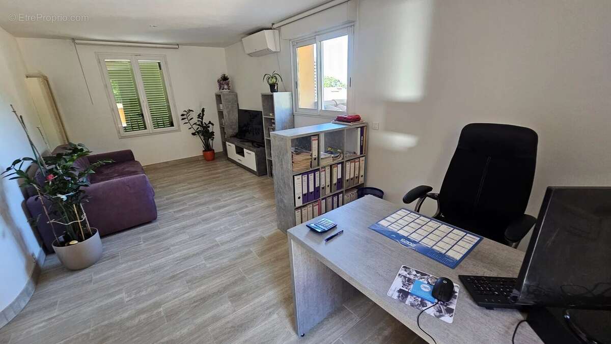 Maison à CHATEAUNEUF-GRASSE