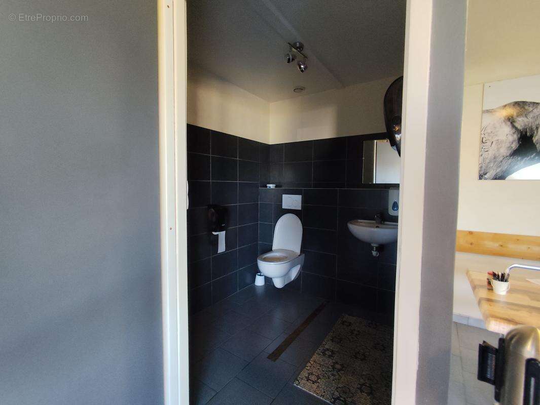 Commerce à DAVEZIEUX