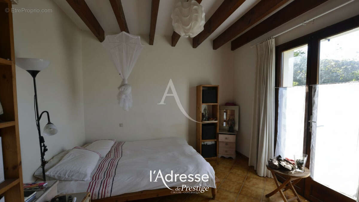 Maison néo-basque à Ascain - 4 chambres sur 3 niveaux, 2 T2 locatifs - photo 10