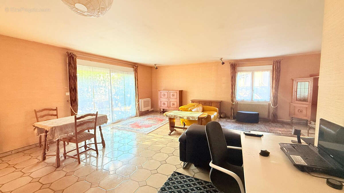 Carcassonne - maison d'architecte de 140 m2 - 3 chambres - solarium - garage - photo 4