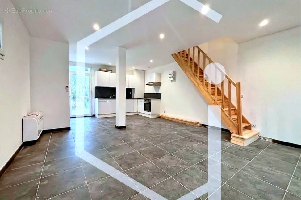 Maison à COSNE-COURS-SUR-LOIRE