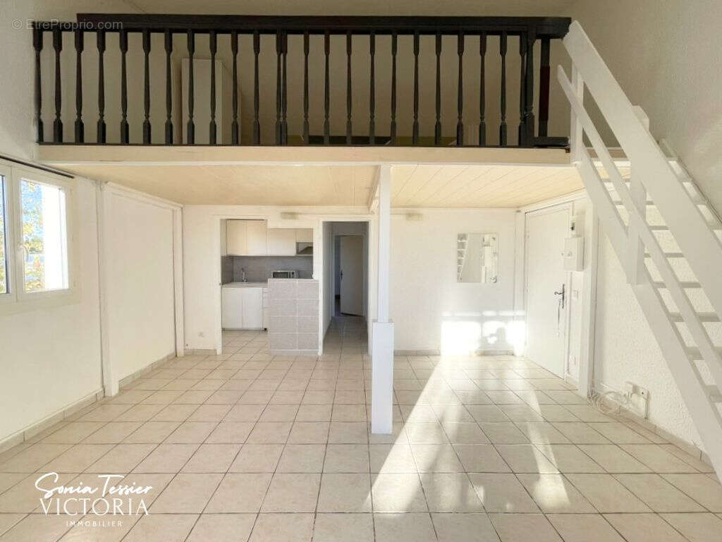 Appartement à LA LONDE-LES-MAURES