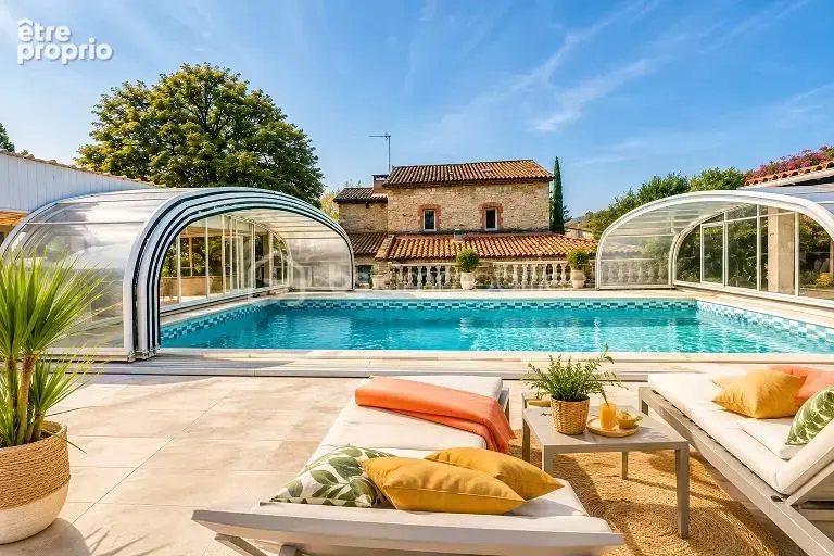 *** rousson – authentique mas en pierre de 272 m² avec piscine couverte, terrain de 2 610 m² garages boxs à chevaux *** - photo 1