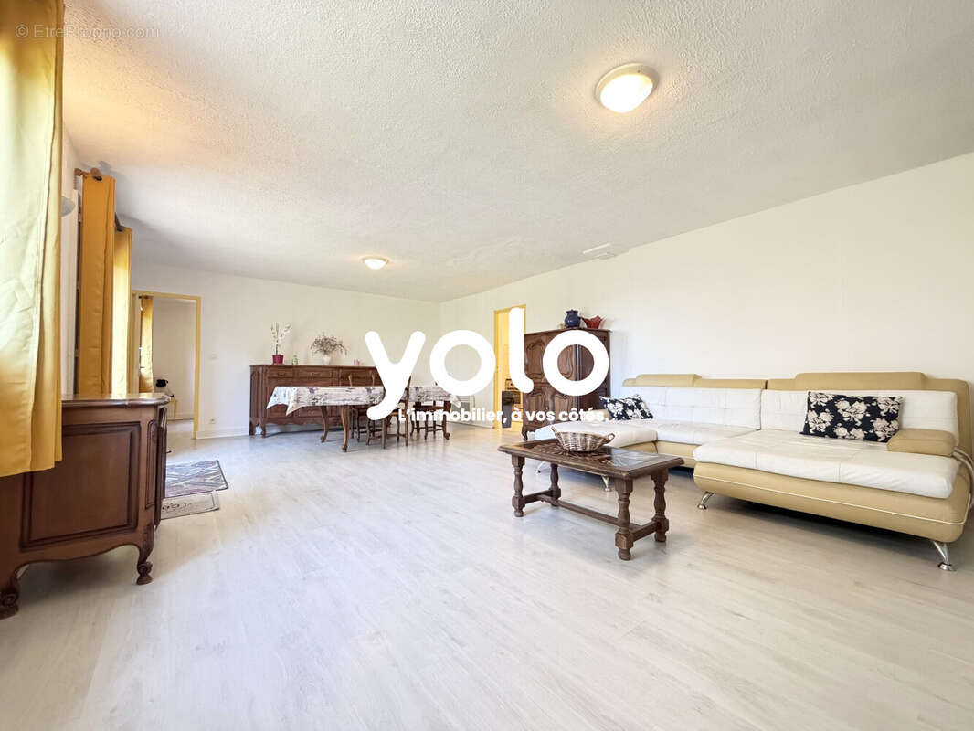 Maison à CREYSSENSAC-ET-PISSOT