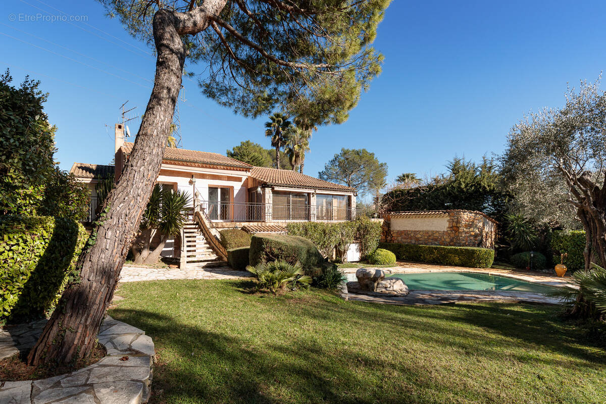 Maison à MOUGINS