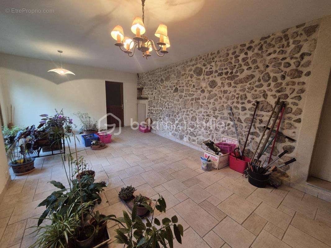 Maison à POILLY-LEZ-GIEN