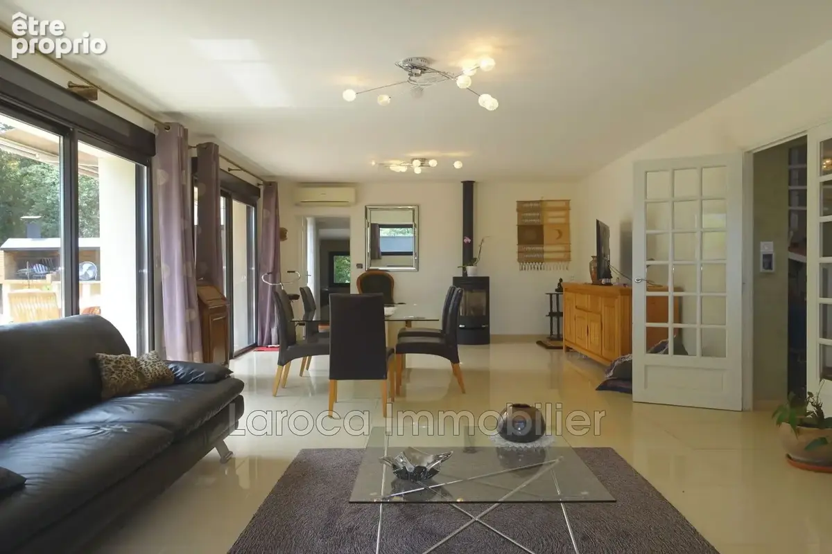 Maison 208 m² à Laroque-Des-Alberes  - photo 7