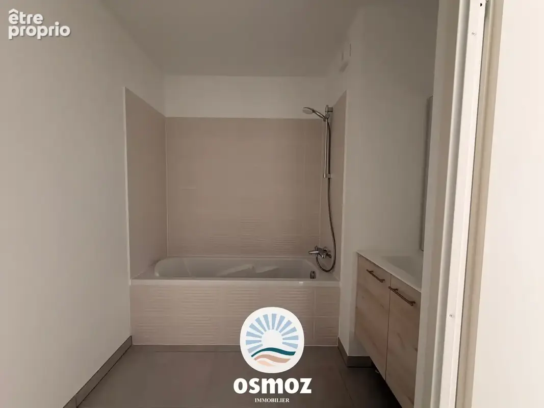 Appartement 3 pièces 67 m² à vendre à La Rochelle (17000) - photo 3