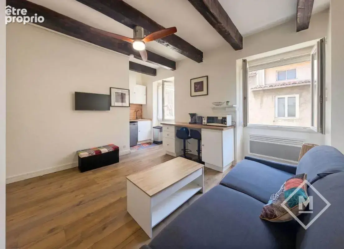 Opportunité Vente Appartement 20m² 4ème étage, ascenseur, Quartier Estienne D'orves, Marseille 13001 - photo 2