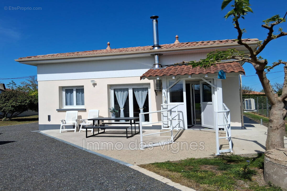 Maison à AMBARES-ET-LAGRAVE