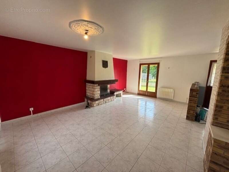 Maison à MARCILLY-LA-CAMPAGNE