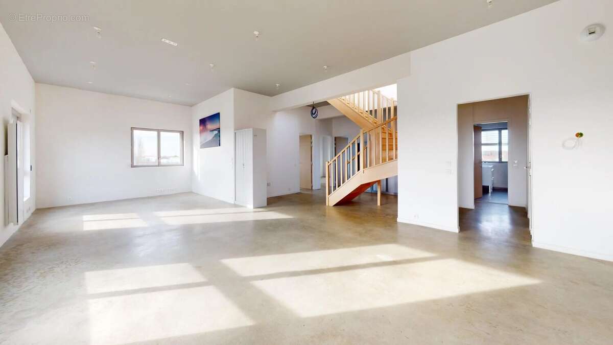 Commerce à COIGNIERES