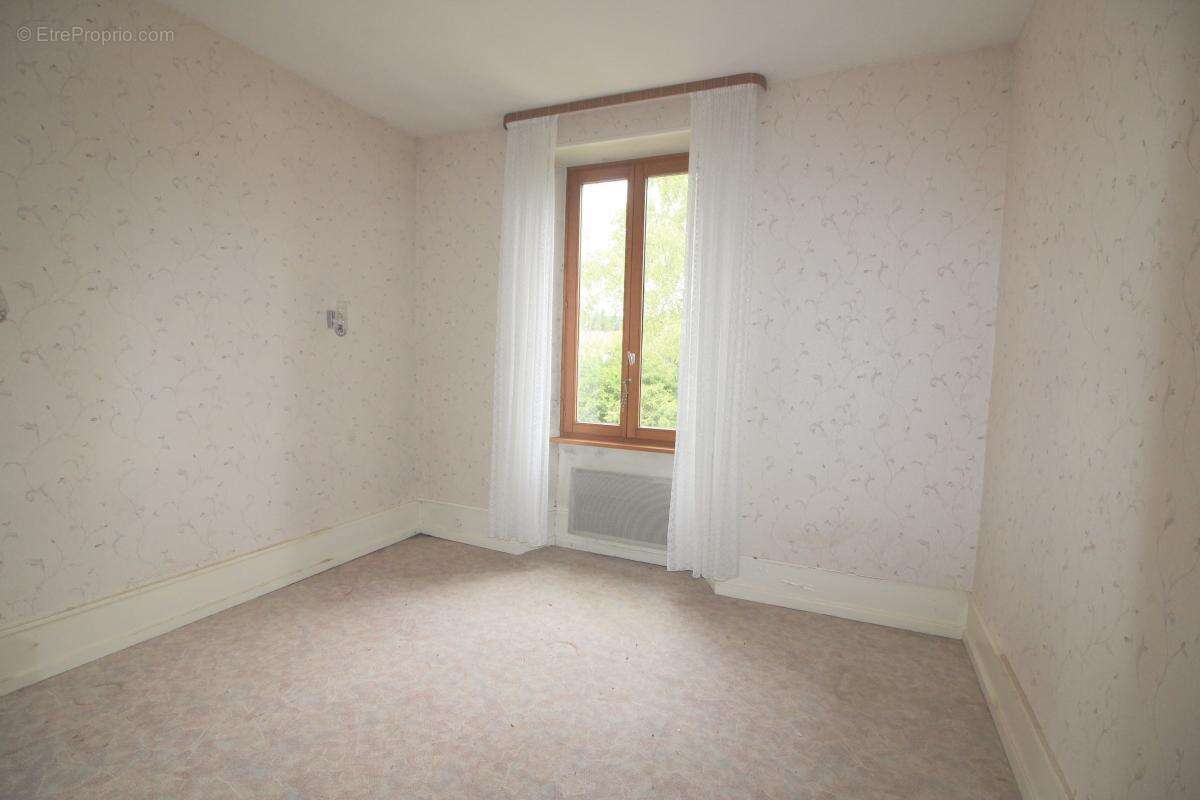 Appartement à PONT-DE-ROIDE