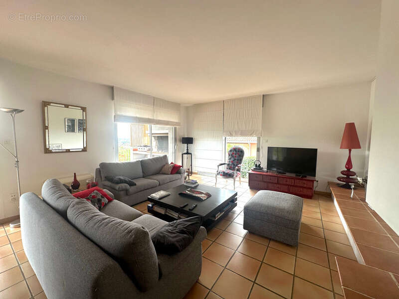 Maison à LACROIX-FALGARDE